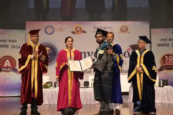 Convocation Image 13