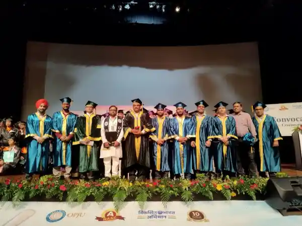 Convocation Image 17